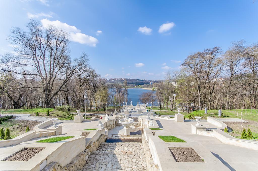 Park Lane Hotel Chişinău Esterno foto